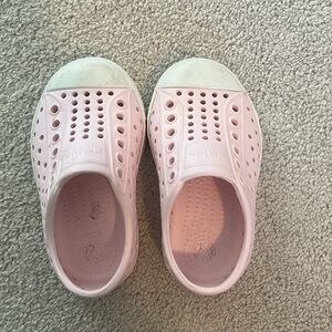 NATIVE SHOES